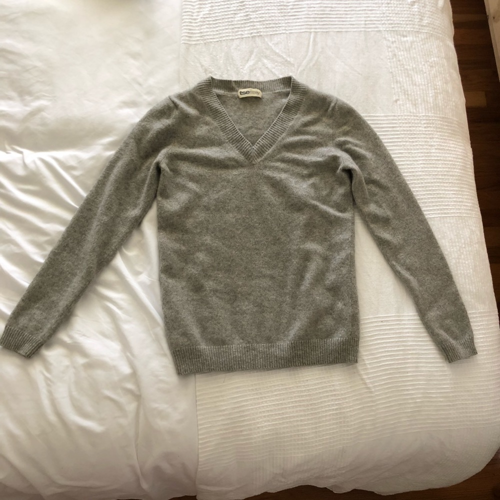 Tsesay Gray 100% Cashmere Sweater Sz M fits like S